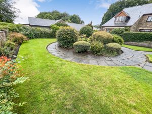 COMMUNAL AREA- click for photo gallery